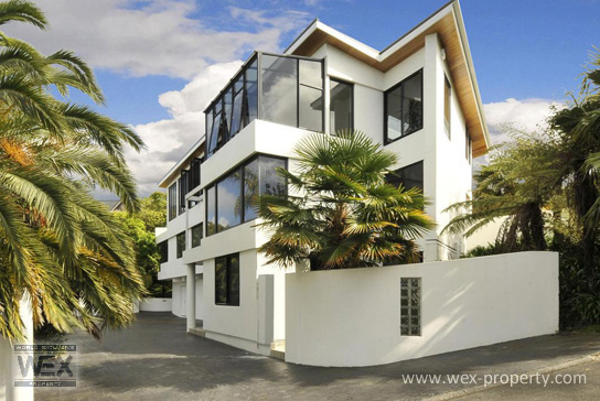 ������������ � ����� �������� (�����) - Beach Heaven [�������� ''WEX PROPERTY'']