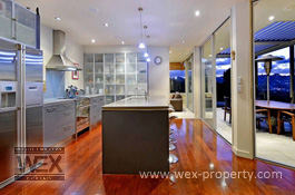 ������������ � ����� �������� (�����) - Mairangi Bay [�������� ''WEX PROPERTY'']