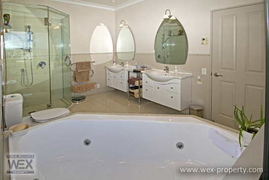 ������������ � ����� �������� (�����) - West Harbour Marine [�������� ''WEX PROPERTY'']