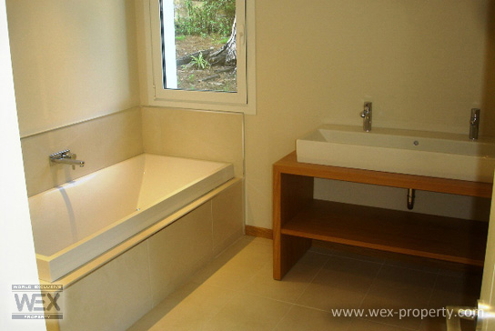 ������������ � ������� (�����): ������������ � ���������, ������������ �� ����� ����� - REF. 3174 [�������� ''WEX PROPERTY'']